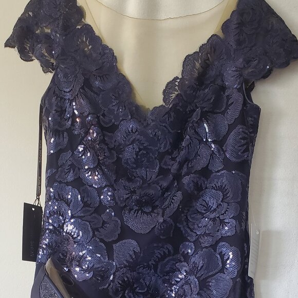 Tadashi Shoji Alvaro (navy) embroidered lace evening gown size 6 - Picture 7 of 10